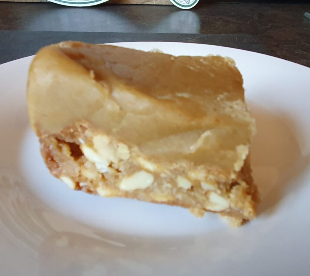 Rich and gingery biscuit base with an even more gingery topping, this treat really hits!